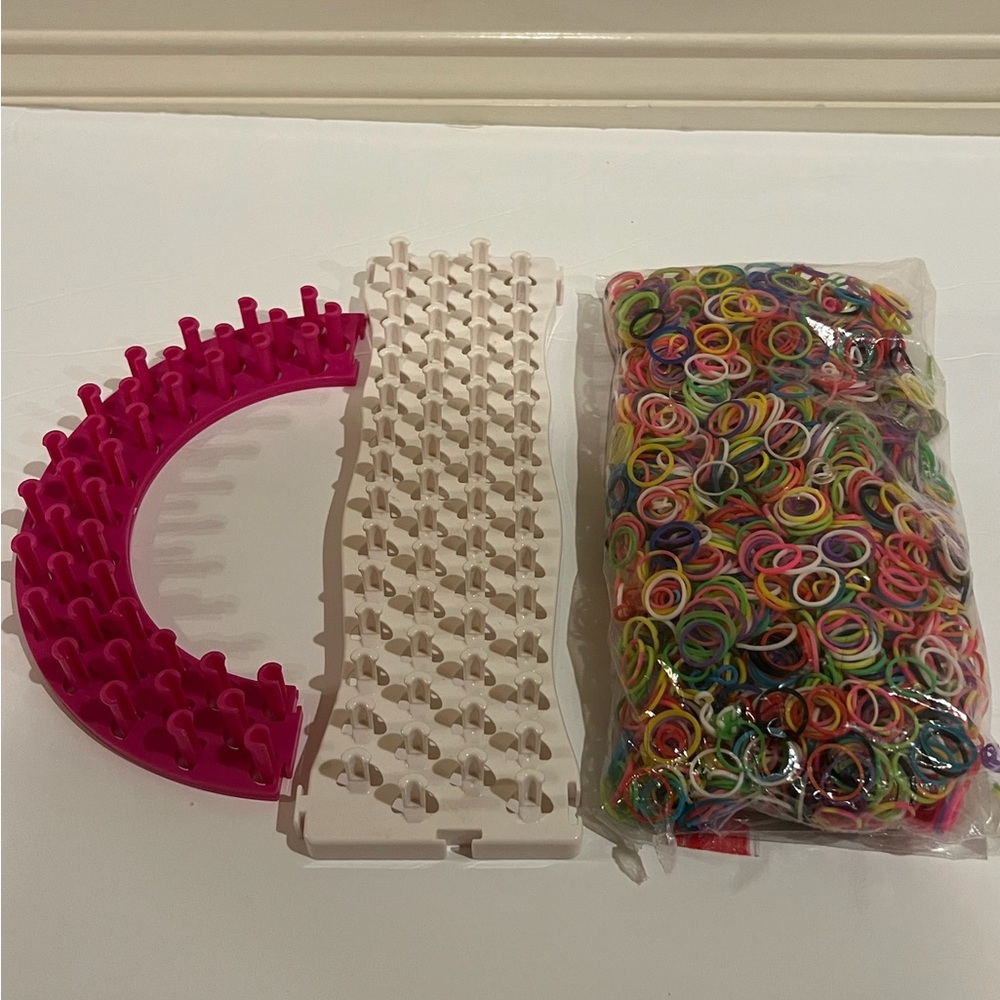 Rainbow Loom Kit with Pink and White Loom and Colorful Bands
